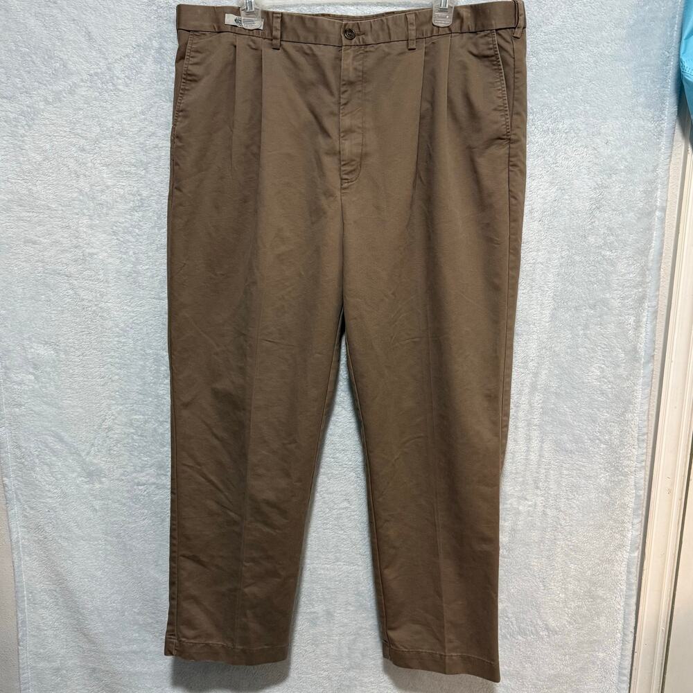 Roundtree & Yorke Mens Size 46x32 Khaki Classic Fit Cool Right Performance Pants